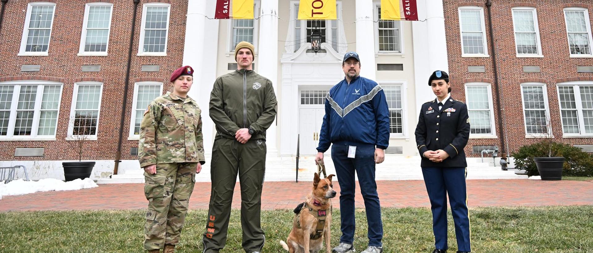 SU Military ����ֱ�� pose outside of Holloway Hall