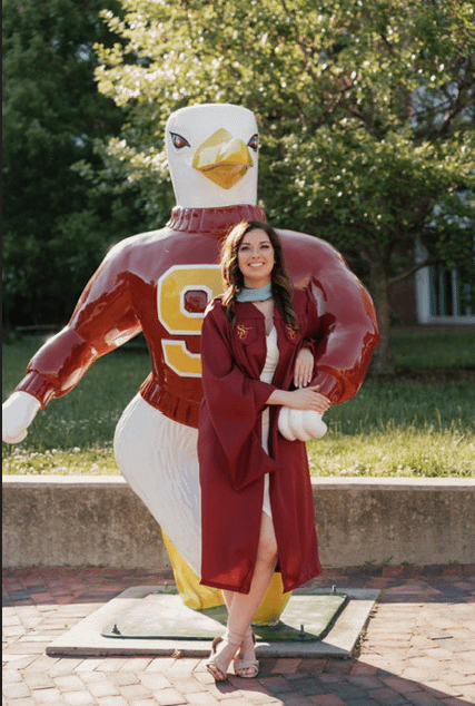 Kelly Cowger as the Sammy Statue