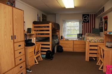 Choptank Hall Triple Room - three beds