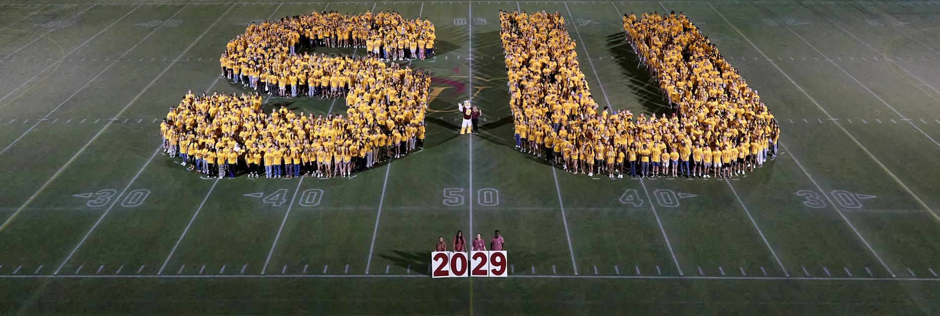 Class of 2028 Move in Day group photo