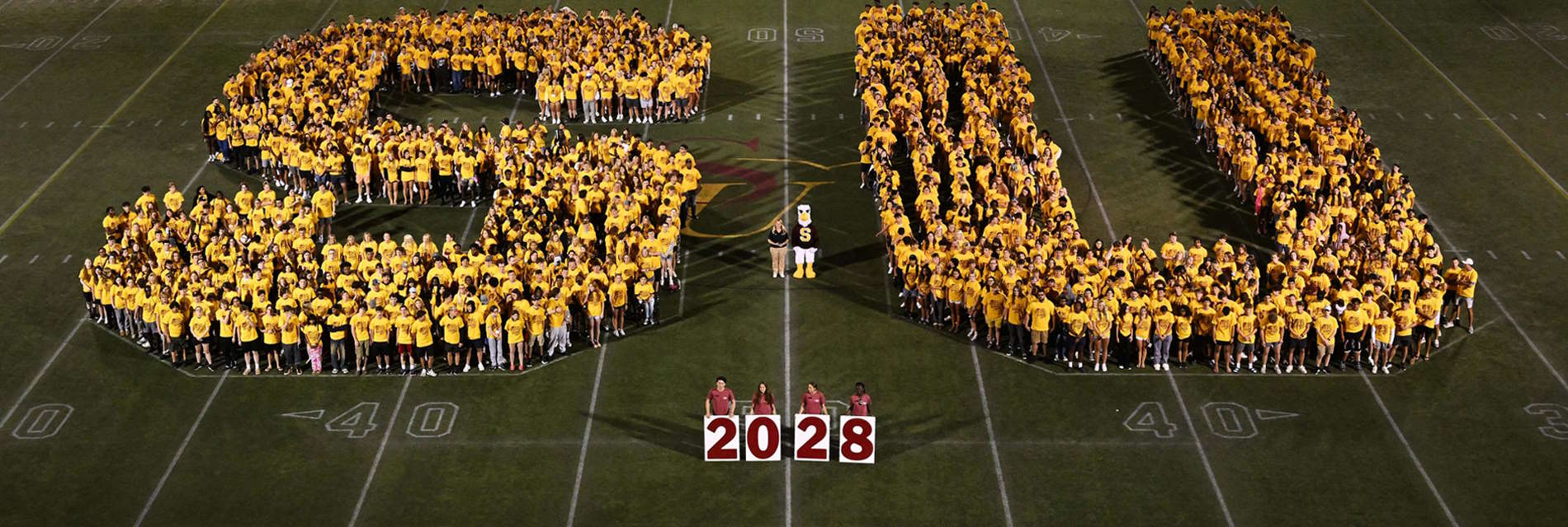 Class of 2028 Move in Day group photo