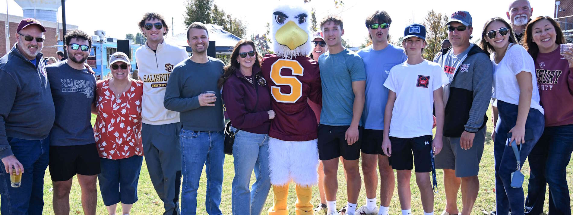 recent alumni at homecoming