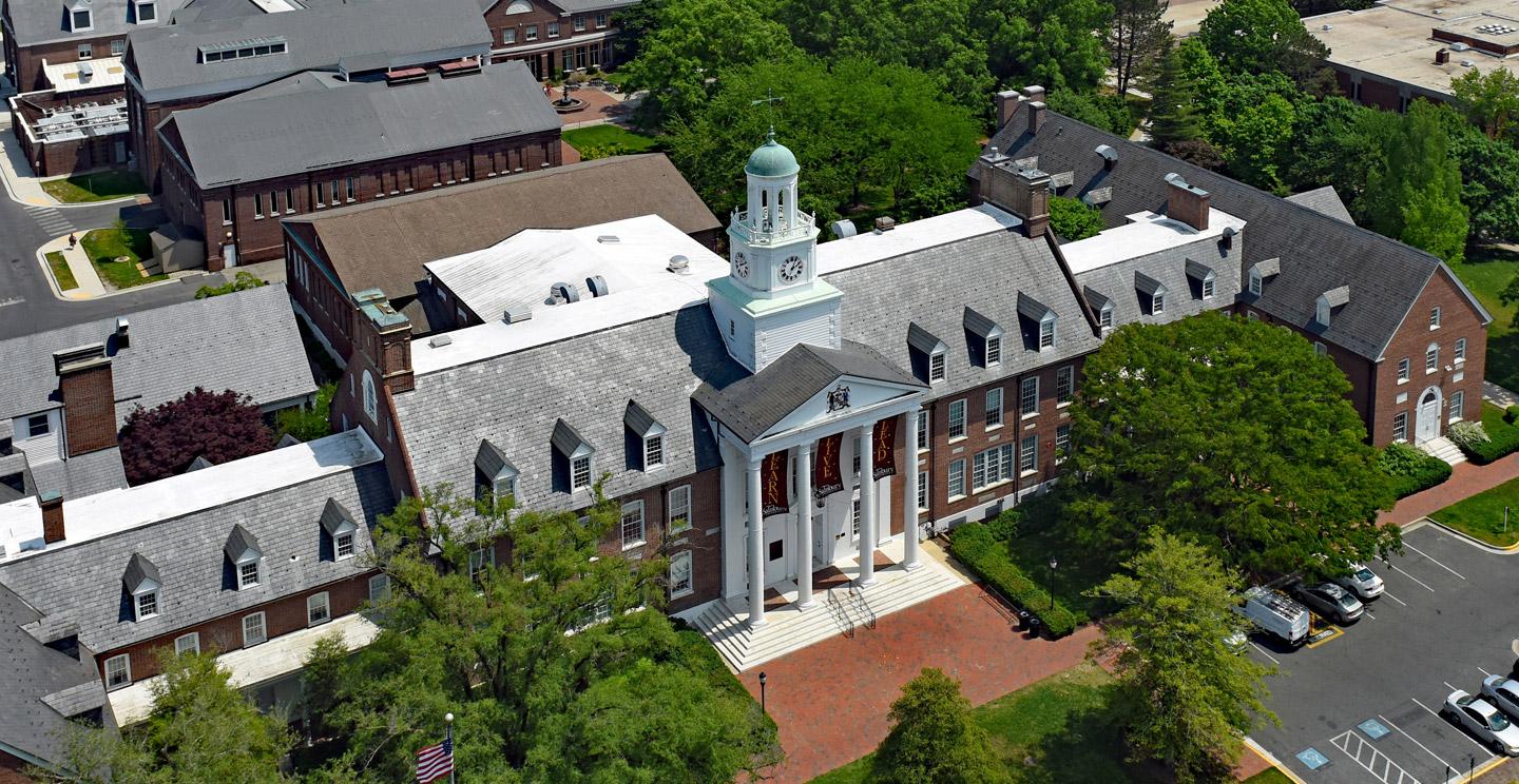 View of Ƶapp University's Beautiful Campus from above