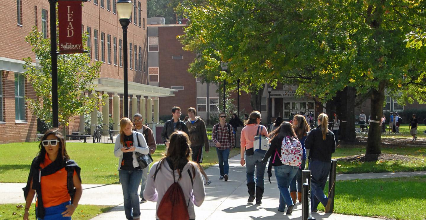 Students Walking Across Campus, many of whom take advantage of Salisbury University's Exploratory Studies Program